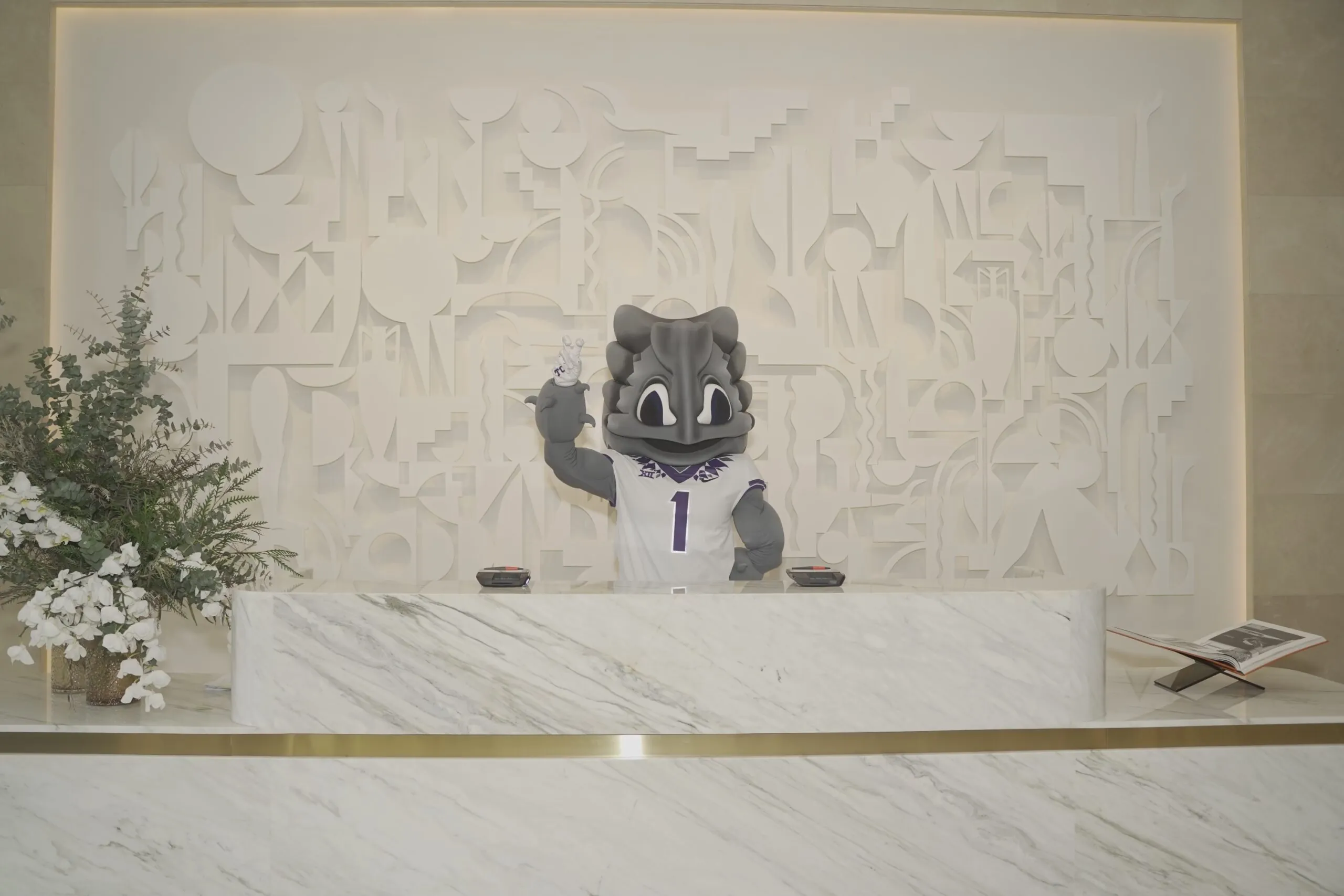 https://thecrescenthotelfortworth.com/wp-content/uploads/2025/05/dsc07972-scaled.jpeg